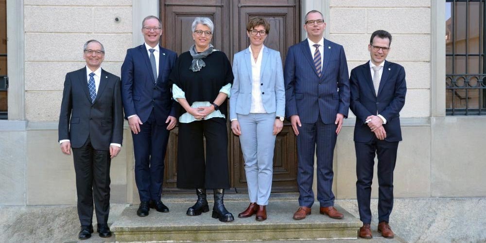 ​​​​​​​Die ab dem 1. Juni 2022 neu zusammengesetzte Thurgauer Regierung (von rechts nach links): Dominik Diezi, Urs Martin, Monika Knill, Cornelia Komposch, Walter Schönholzer sowie Staatsschreiber Paul Roth.