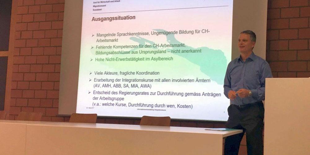 Marcel Volkart, Chef des Amtes für Berufsbildung und Berufsberatung, stellt in Weinfelden das neue Modell der Integrationskurse vor.