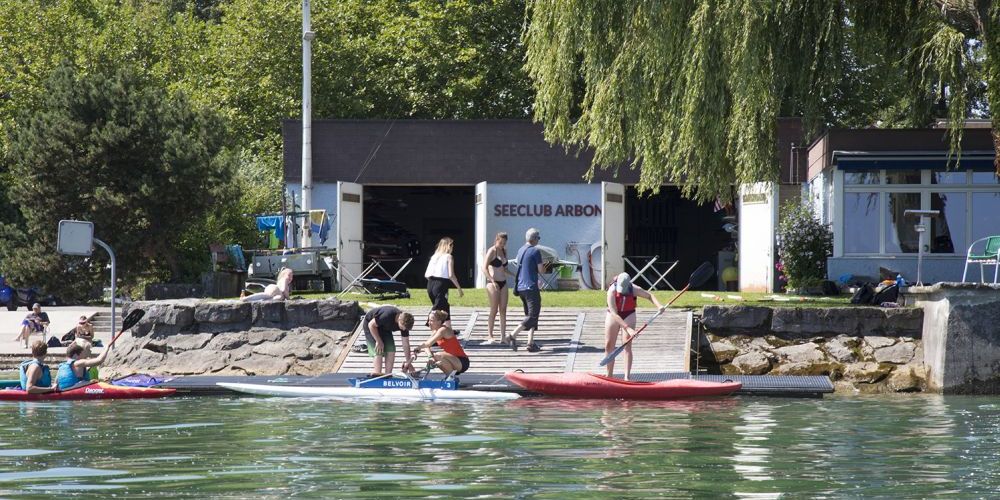 Das Wassersportcamp ist in den Räumlichkeiten des Seeclubs Arbon einquartiert – direkt am Bodensee.