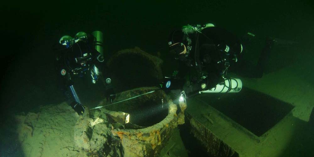 Vermessungsarbeiten am Wrack im Jahr 2017. Bild: Global underwater Explorers Switzerland, Amt für Archäologie des Kantons Thurgau
